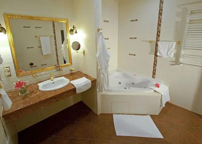 Kupava Deluxe Hotel
