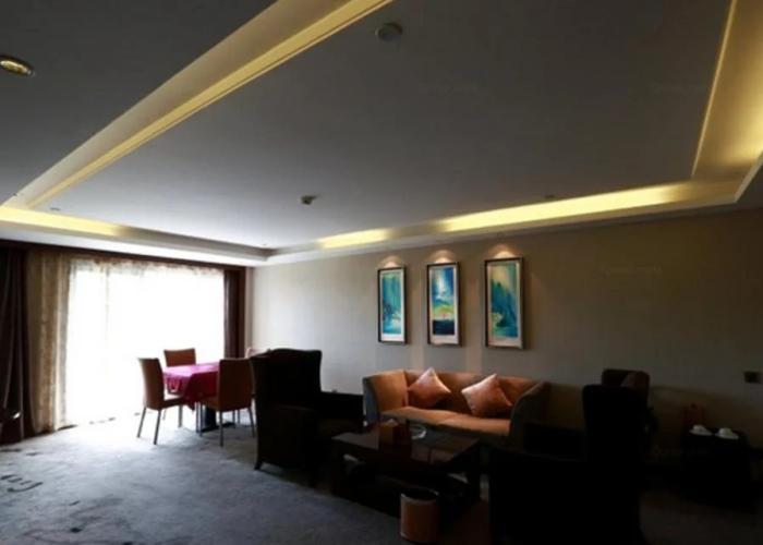 Tibet Minshan Hotel