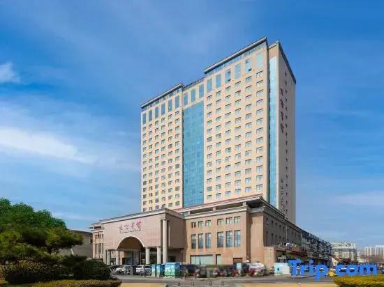 Luoyang Friendship Hotel (Peony Square Metro Station) 