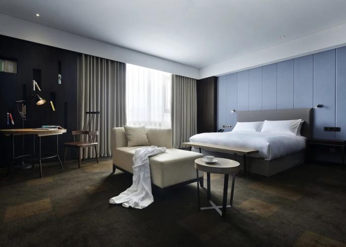 Ease House Hotel