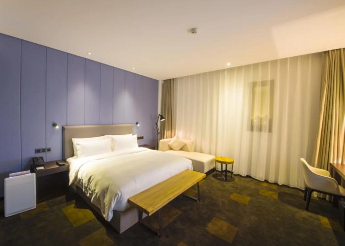 Ease House Hotel