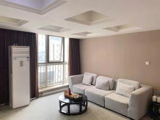 World Trade Hotel (Luoyang Longmen High-speed Railway Station Sports Center)