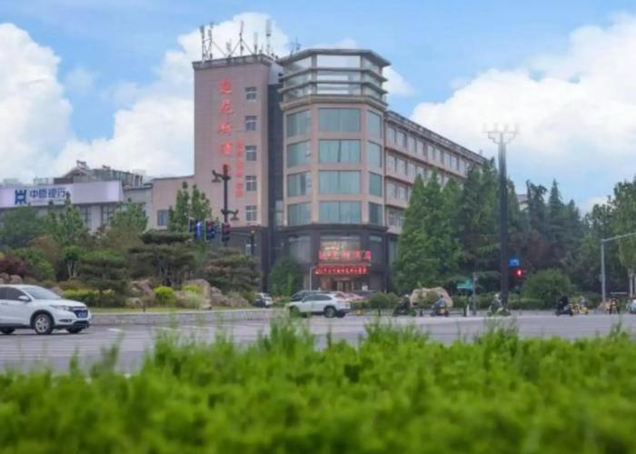 Dinis Business Hotel Kaiyuan Branch
