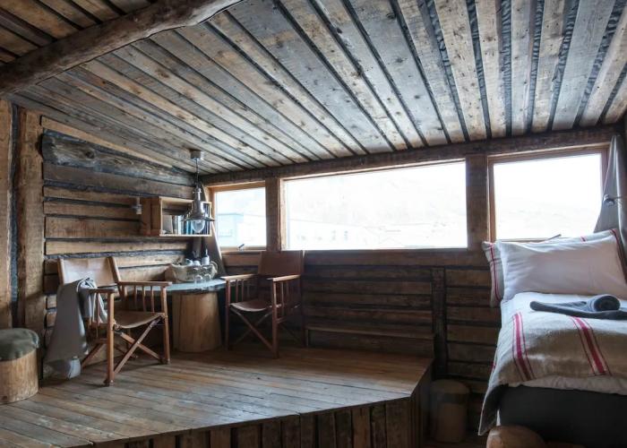 Basecamp Spitsbergen Hotel