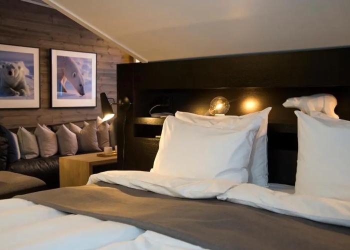 Svalbard Hotell - Polfareren