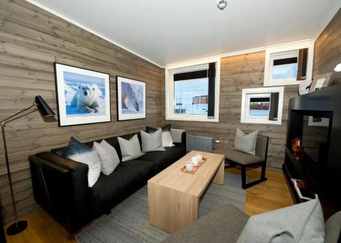 Svalbard Hotell - Polfareren