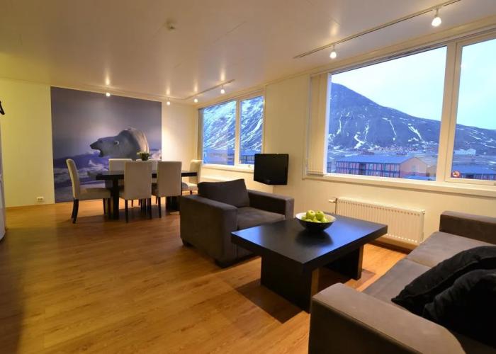 Svalbard Hotell - Polfareren