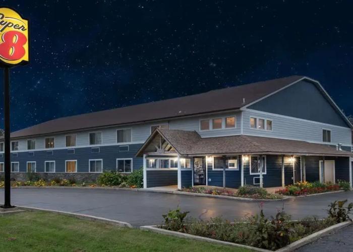 Northwoods Inn & Suites