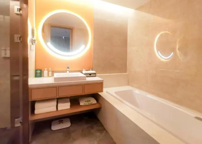 Holiday Inn Luzhou Longjian by IHG