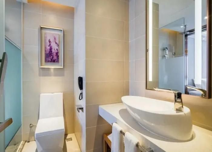 Lavande Hotel Luzhou Jiale Century City