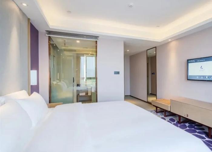 Lavande Hotel Luzhou Jiale Century City