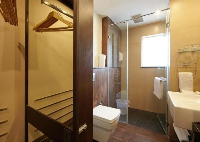 Saravana's Golden Fruits Business Suites