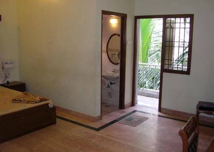 Lloyds Guest House Krishna Street - T Nagar