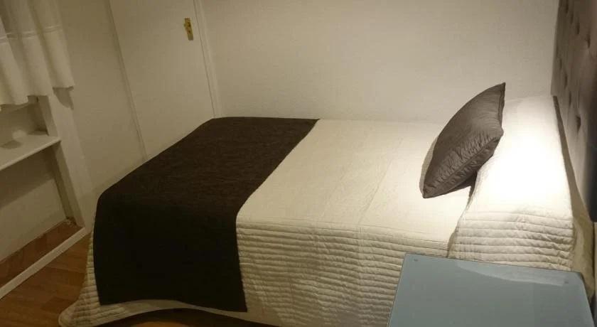 фото Hostal Milan