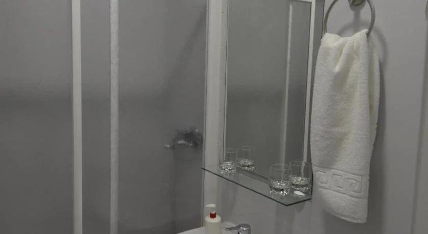 фото Hostal Milan