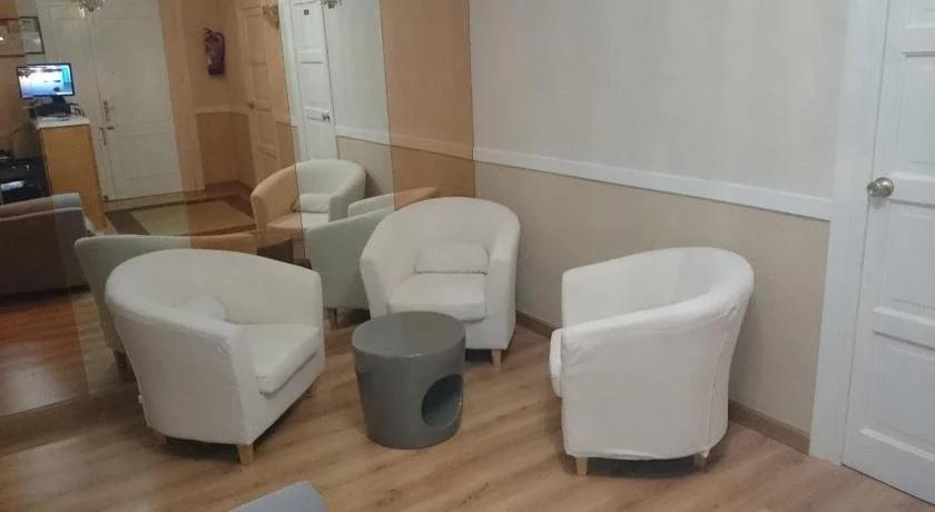 фото Hostal Milan