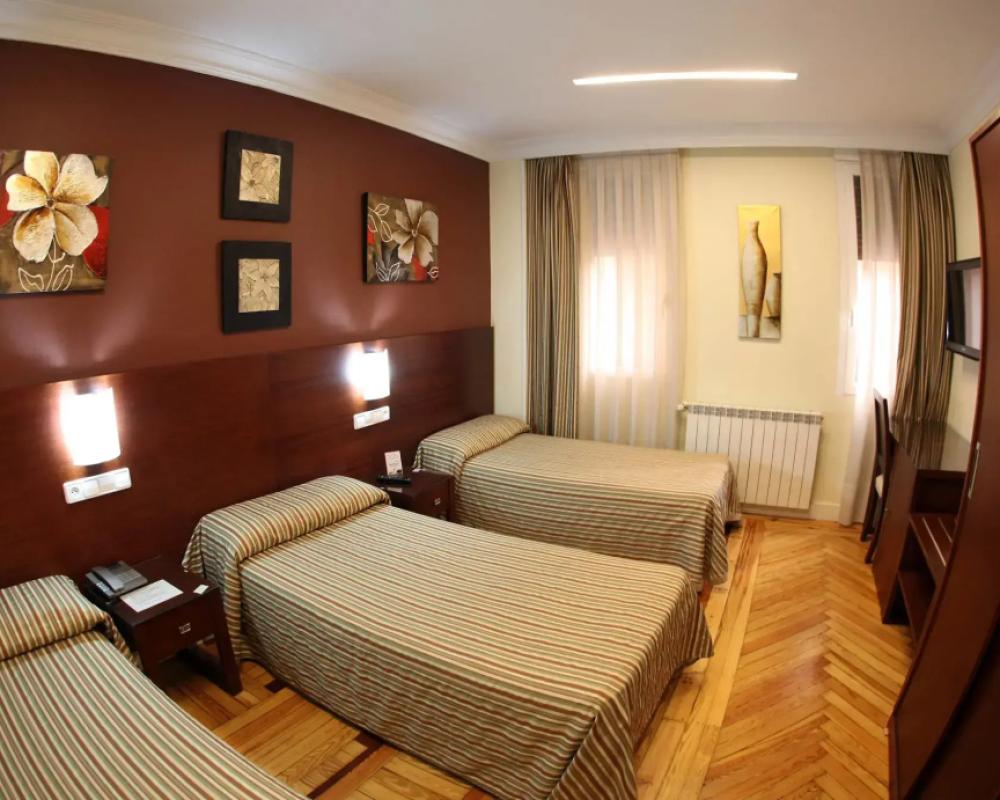 фото Hostal Sol Square Madrid