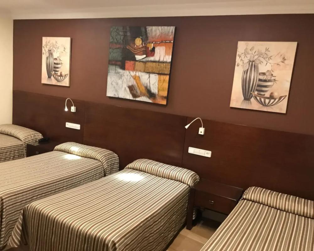 фото Hostal Sol Square Madrid