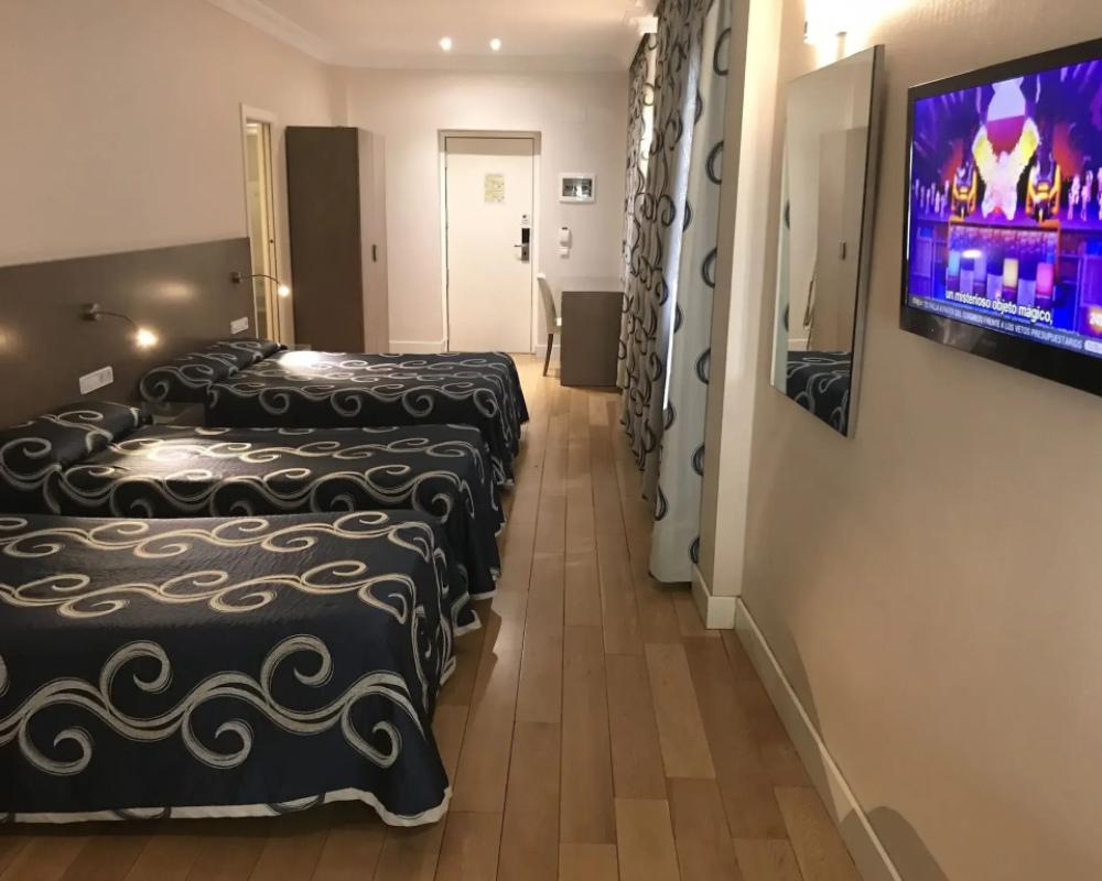 фото Hostal Sol Square Madrid