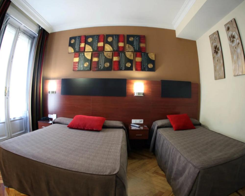 фото Hostal Sol Square Madrid