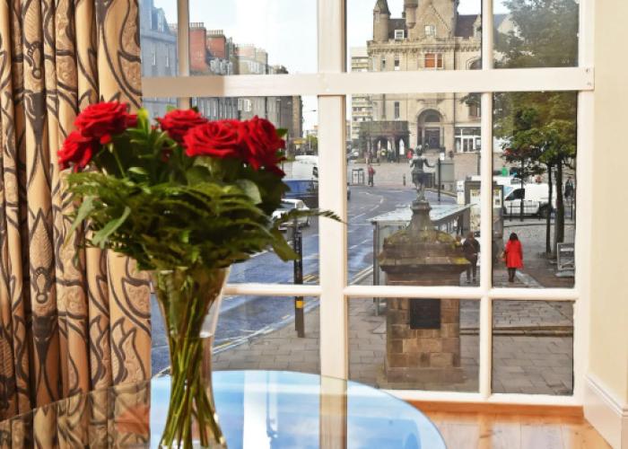 Royal Athenaeum Suites
