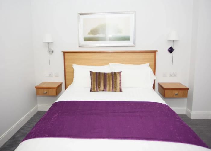 Royal Athenaeum Suites