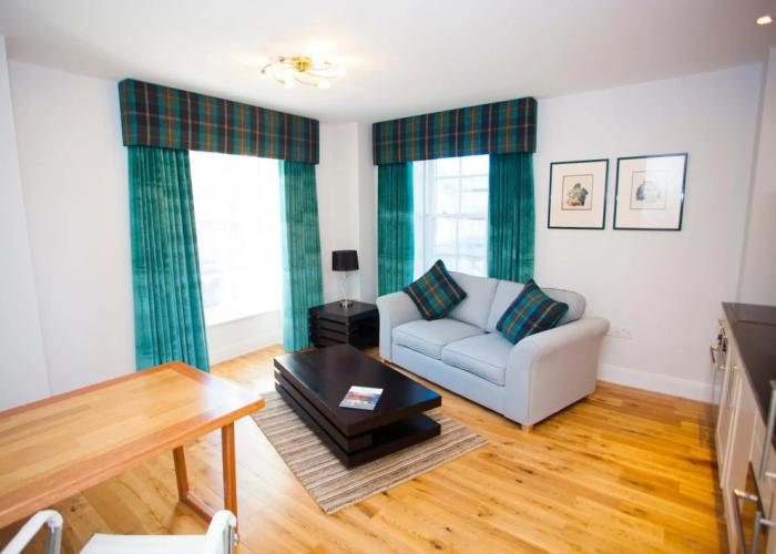 Royal Athenaeum Suites