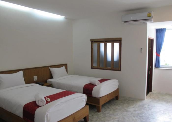 J2 Hotel