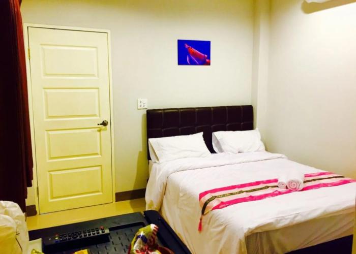 Retro Twin Home at Maesot