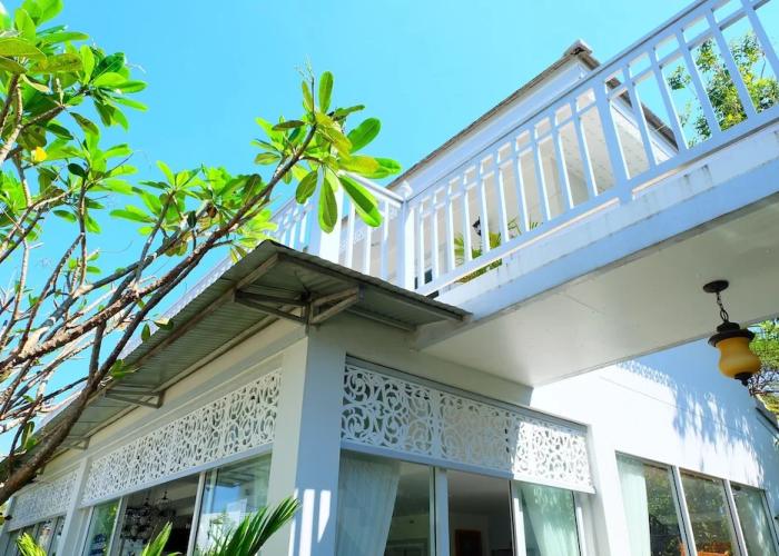 Moeimanee Resort