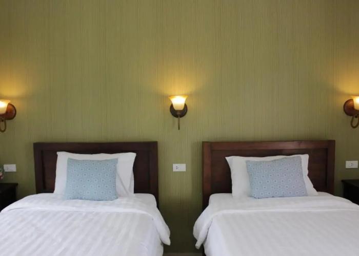 Moeimanee Resort