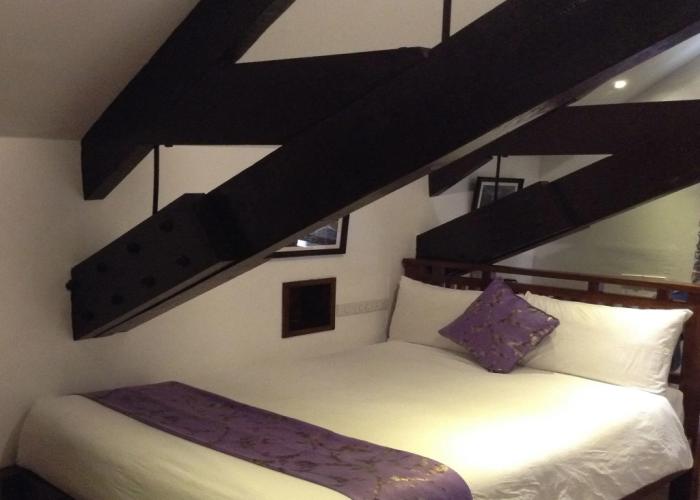 Log Cabin Hotel-Baguio
