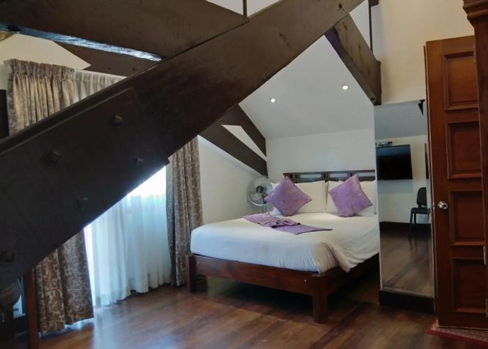 Log Cabin Hotel-Baguio