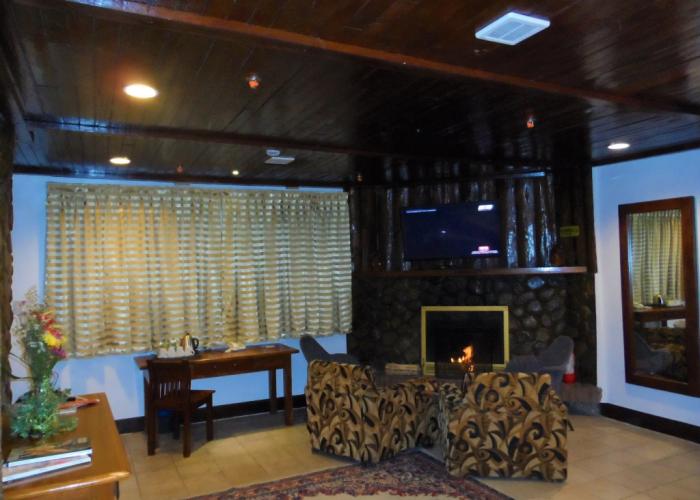 Log Cabin Hotel-Baguio
