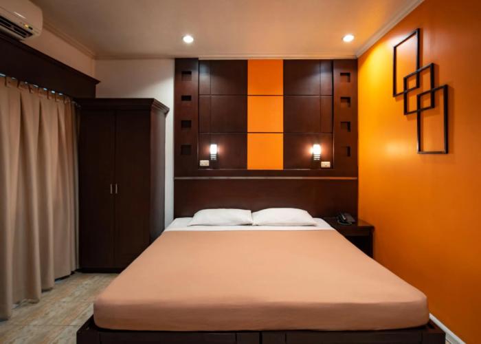 Paladin Hotel