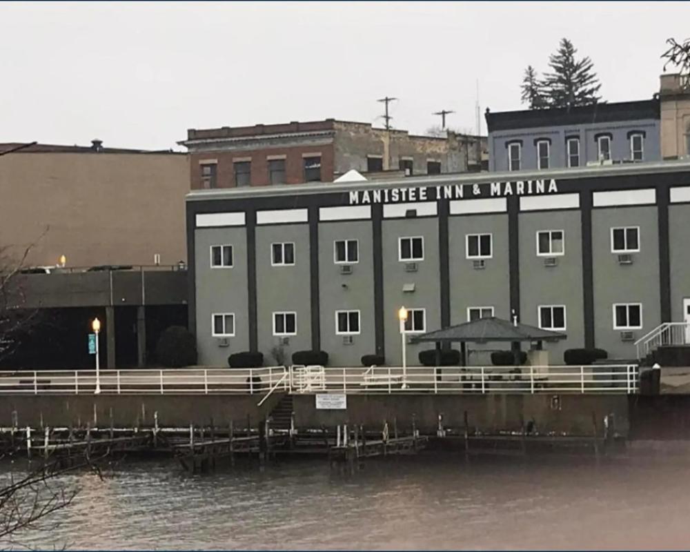 Manistee Inn & Marina