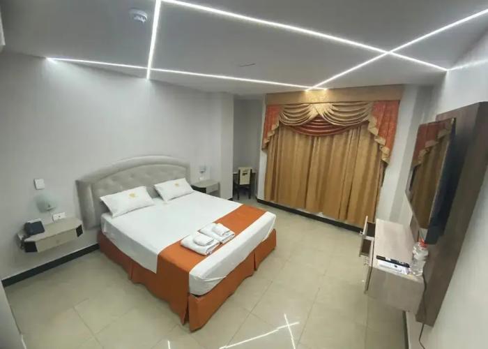 Britney Hotel Machala