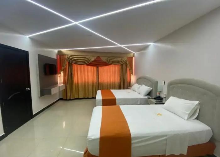 Britney Hotel Machala