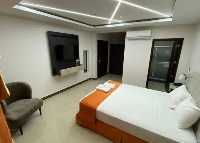 Britney Hotel Machala