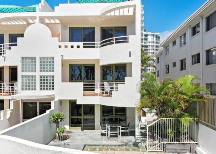 Camargue Beachfront Apartments