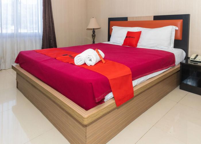 RedDoorz Plus @ Paal 2 Manado