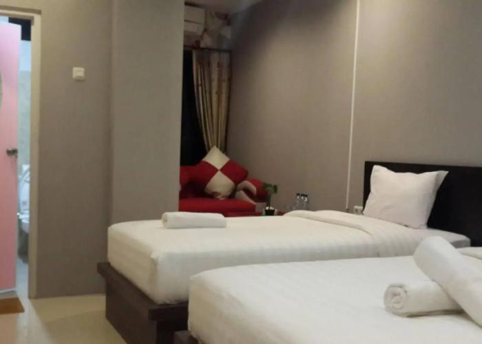 RedDoorz Plus @ Paal 2 Manado