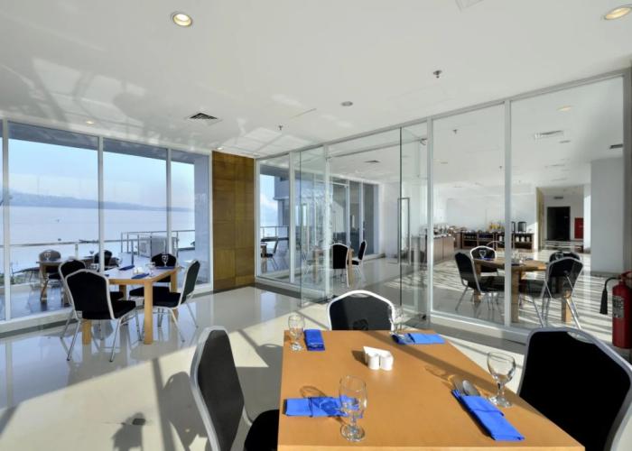 Whiz Prime Hotel Megamas Manado