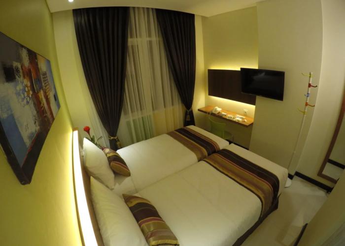 Biz Boulevard Hotel
