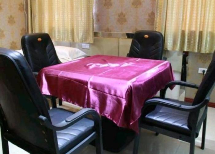 Holiday Yizhan Express Motel