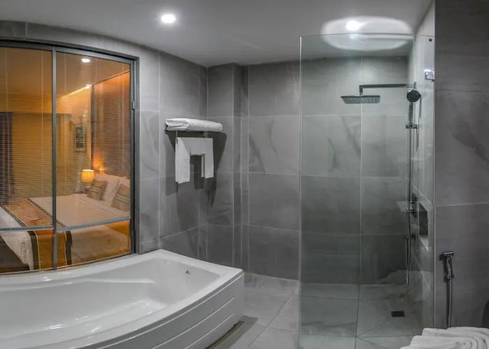 New Wave Hotel
