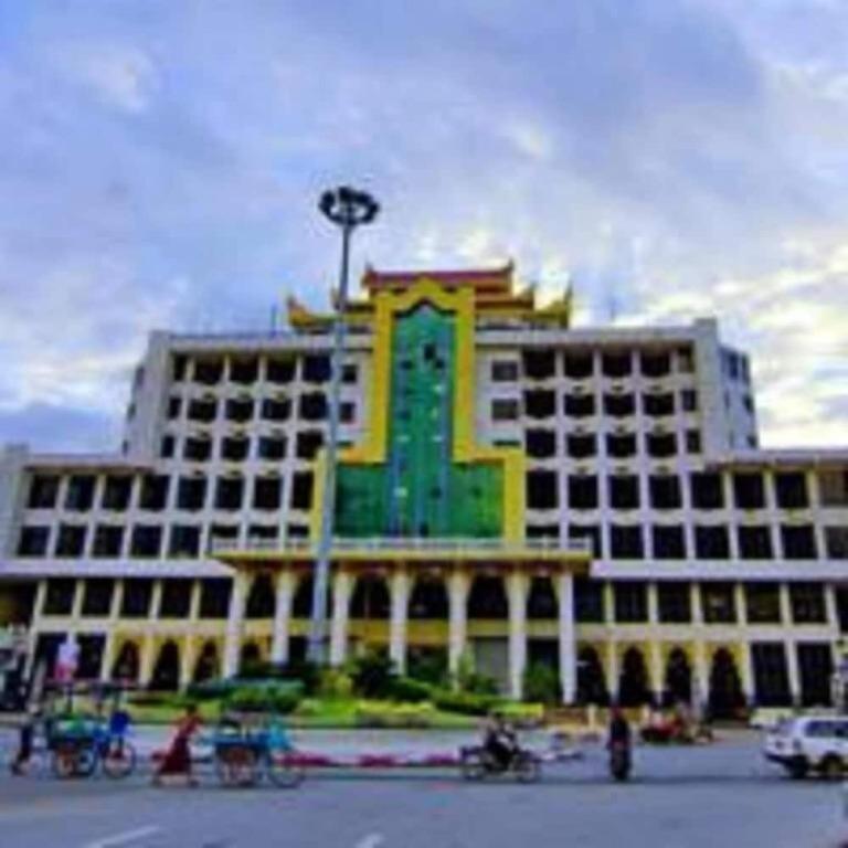 Gold Yadanar Hotel