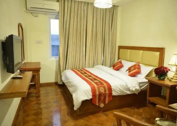 Gold Yadanar Hotel
