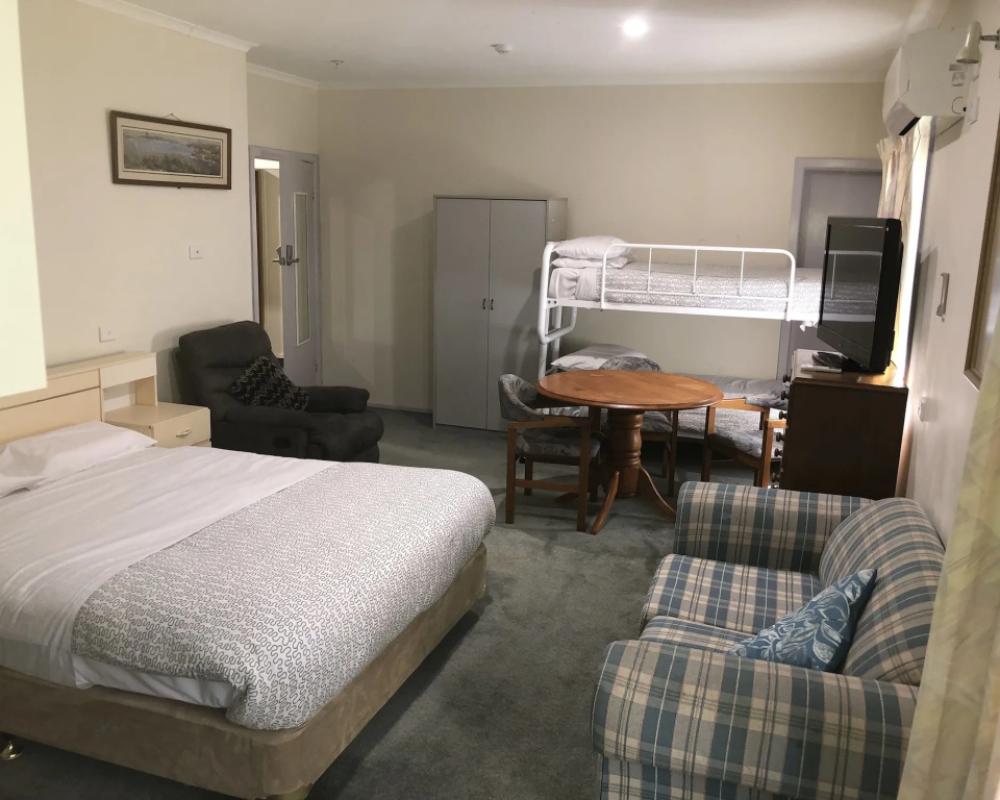 фото Evancourt Motel