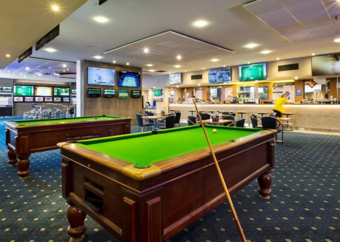 Nightcap at St Albans Hotel